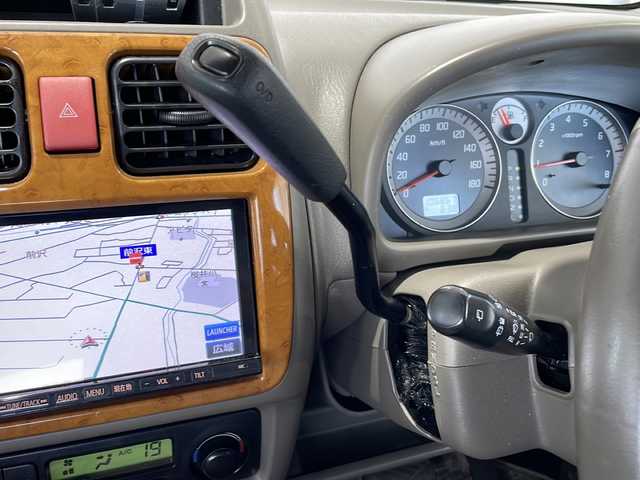 シボレー ＭＷ 富山県 2007(平19)年 10.7万km シルバー 禁煙車/４WD/ＳＤ純正ナビ/フォグランプ/革シート/ＥＴＣ/純正アルミホイール/純正フロアマット/リモコンキー/ミュージックサーバー/スペアキー/Ｗエアバッグ/ワンセグＴＶ/ＤＶＤ再生機能有/ＡＡＣ
