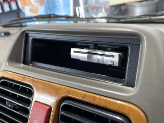 シボレー ＭＷ 富山県 2007(平19)年 10.7万km シルバー 禁煙車/４WD/ＳＤ純正ナビ/フォグランプ/革シート/ＥＴＣ/純正アルミホイール/純正フロアマット/リモコンキー/ミュージックサーバー/スペアキー/Ｗエアバッグ/ワンセグＴＶ/ＤＶＤ再生機能有/ＡＡＣ