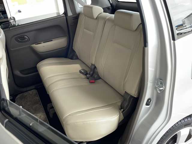 シボレー ＭＷ 富山県 2007(平19)年 10.7万km シルバー 禁煙車/４WD/ＳＤ純正ナビ/フォグランプ/革シート/ＥＴＣ/純正アルミホイール/純正フロアマット/リモコンキー/ミュージックサーバー/スペアキー/Ｗエアバッグ/ワンセグＴＶ/ＤＶＤ再生機能有/ＡＡＣ