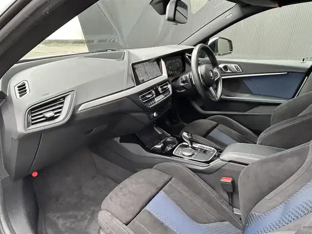 ＢＭＷ Ｍ２３５ｉ グランクーペ xDrive 道東・釧路十勝 2020(令2)年 6.6万km アルピンホワイトⅢ ワンオーナー/パノラマガラスサンルーフ/I Drive ナビゲーションパッケージ/　BT/Type-C/USB/リアビューモニター/ミラーETC/BMWライブコックピット/インテリジェントセーフティ/衝突軽減ブレーキ/レーンキーピングアシスト/アクティブクルーズコントロール/アクティブパーク・ディスタンス・コントロール/パーキングアシスト/ブラインドスポットモニター/電動フロントシート/前席シートヒーター/ワイヤレス充電/純正18インチAW/LEDヘッドライト/純正フロアマット