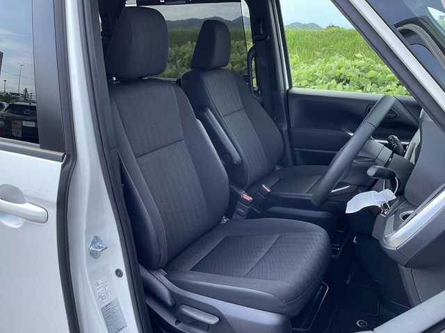 トヨタ ノア S－G 新潟県 2022(令4)年 2.5万km ホワイトパールクリスタルシャイン 4WD/純正10.5インチディスプレイオーディオ/CD/DVD/BT/フルセグテレビ/バックカメラ/ETC2.0/フリップダウンモニター/ドライブレコーダー/衝突被害軽減ブレーキ/レーンキープアシスト/レーダークルーズコントロール/片側パワースライドドア/ステアリングスイッチ/MTモード付きAT/スマートキー/プッシュスタート/LEDヘッドライト/オートライト/オートハイビーム/フォグランプ/純正16インチアルミホイール