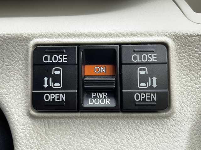 トヨタ シエンタ G 福岡県 2016(平28)年 10.4万km エアーイエロー 純正メモリナビ/（ＣＮ－ＲＳ０２ＷＤ）/バックカメラ/ＢＴ接続/フルセグTV/両側パワースライドドア/モデリスタエアロ/アイドリングストップ/純正15インチアルミホイール/純正ドアバイザー/2列目チップアップシート/スマートキー/プッシュスタート