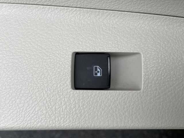 トヨタ シエンタ G 福岡県 2016(平28)年 10.4万km エアーイエロー 純正メモリナビ/（ＣＮ－ＲＳ０２ＷＤ）/バックカメラ/ＢＴ接続/フルセグTV/両側パワースライドドア/モデリスタエアロ/アイドリングストップ/純正15インチアルミホイール/純正ドアバイザー/2列目チップアップシート/スマートキー/プッシュスタート