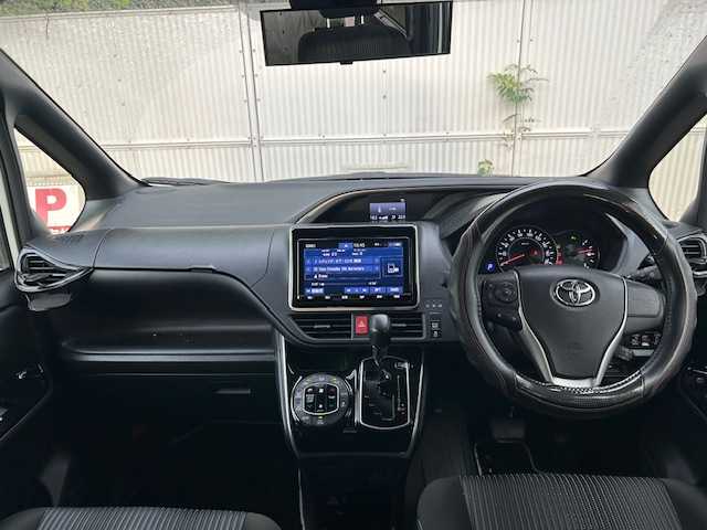 トヨタ ヴォクシー ZS 煌Ⅱ 茨城県 2020(令2)年 5.9万km ホワイトパールクリスタルシャイン プリクラッシュセーフティ（衝突経変）/レーンディパーチャー/アイドリングストップ/コーナーセンサー/純正モニター/バックカメラ/フルセグ/Bluetooth/ETC/両側パワースライドドア/格納3列シート/ウォークスルー