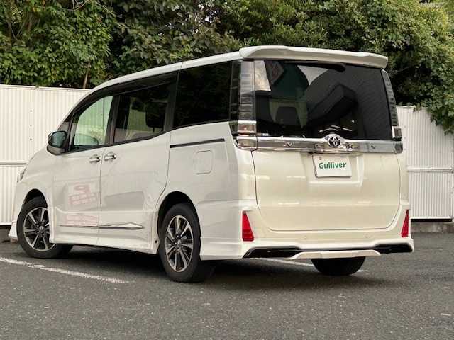 トヨタ ヴォクシー ZS 煌Ⅱ 茨城県 2020(令2)年 5.9万km ホワイトパールクリスタルシャイン プリクラッシュセーフティ（衝突経変）/レーンディパーチャー/アイドリングストップ/コーナーセンサー/純正モニター/バックカメラ/フルセグ/Bluetooth/ETC/両側パワースライドドア/格納3列シート/ウォークスルー