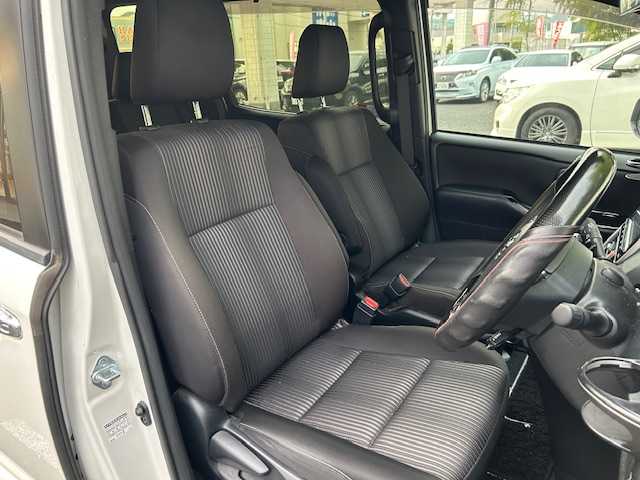 トヨタ ヴォクシー ZS 煌Ⅱ 茨城県 2020(令2)年 5.9万km ホワイトパールクリスタルシャイン プリクラッシュセーフティ（衝突経変）/レーンディパーチャー/アイドリングストップ/コーナーセンサー/純正モニター/バックカメラ/フルセグ/Bluetooth/ETC/両側パワースライドドア/格納3列シート/ウォークスルー