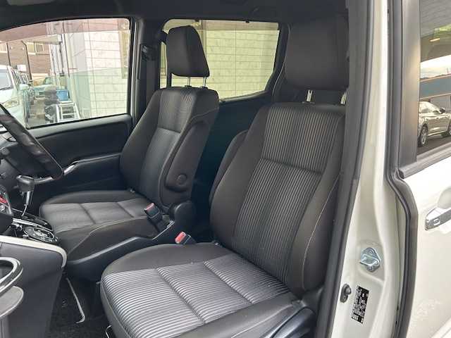 トヨタ ヴォクシー ZS 煌Ⅱ 茨城県 2020(令2)年 5.9万km ホワイトパールクリスタルシャイン プリクラッシュセーフティ（衝突経変）/レーンディパーチャー/アイドリングストップ/コーナーセンサー/純正モニター/バックカメラ/フルセグ/Bluetooth/ETC/両側パワースライドドア/格納3列シート/ウォークスルー