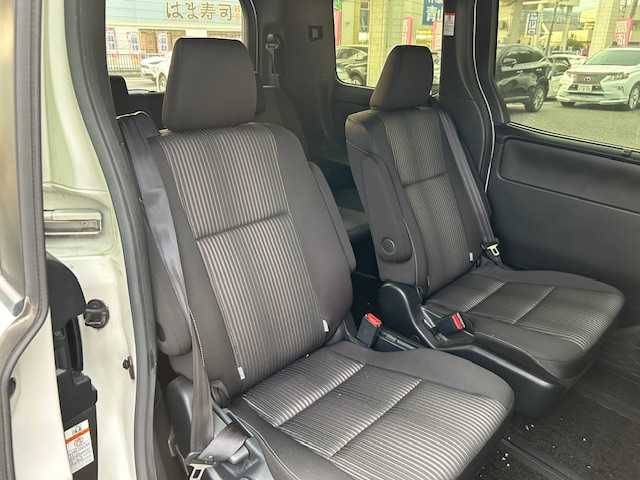 トヨタ ヴォクシー ZS 煌Ⅱ 茨城県 2020(令2)年 5.9万km ホワイトパールクリスタルシャイン プリクラッシュセーフティ（衝突経変）/レーンディパーチャー/アイドリングストップ/コーナーセンサー/純正モニター/バックカメラ/フルセグ/Bluetooth/ETC/両側パワースライドドア/格納3列シート/ウォークスルー