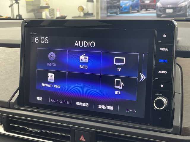 ホンダ オデッセイ アブソルート 岐阜県 2021(令3)年 4.4万km プラチナホワイトパール 純正10インチナビ/　(AM/FM/CD/DVD/Bluetooth/フルセグTV/HDMI/AppleCarPlay)/全方位カメラ/ホンダセンシング/衝突軽減ブレーキ/レーンキープアシスト/コーナーセンサー/レーダークルーズコントロール/両側パワースライドドア/シーケンシャルウィンカー/ハーフレザーシート/パワーシート/LEDヘッドライト/純正アルミホイール/純正フロアマット/パドルシフト/ETC2.0