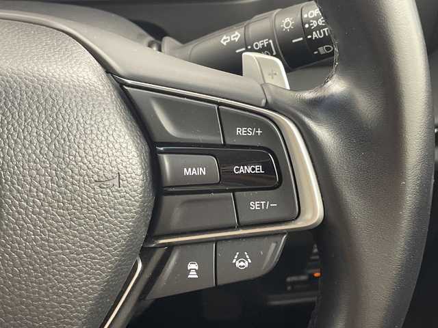 ホンダ オデッセイ アブソルート 岐阜県 2021(令3)年 4.4万km プラチナホワイトパール 純正10インチナビ/　(AM/FM/CD/DVD/Bluetooth/フルセグTV/HDMI/AppleCarPlay)/全方位カメラ/ホンダセンシング/衝突軽減ブレーキ/レーンキープアシスト/コーナーセンサー/レーダークルーズコントロール/両側パワースライドドア/シーケンシャルウィンカー/ハーフレザーシート/パワーシート/LEDヘッドライト/純正アルミホイール/純正フロアマット/パドルシフト/ETC2.0