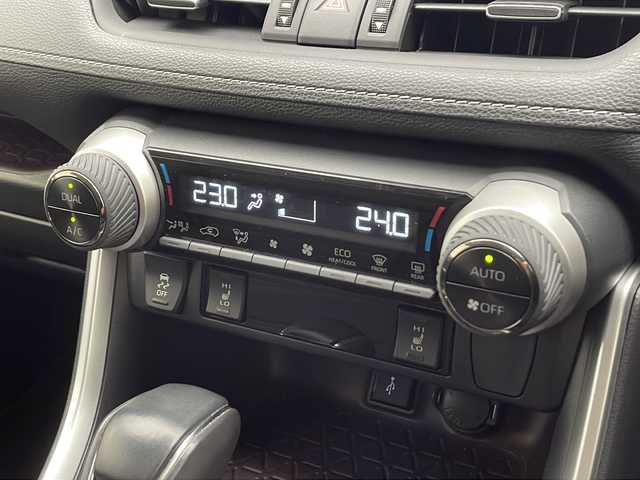 トヨタ ＲＡＶ４ 千葉県 2020(令2)年 1.5万km ホワイトパールクリスタルシャイン 衝突軽減ブレーキ/レーンキープアシスト/レーダークルーズコントロール/オートマチックハイビーム/純正メモリナビ/（フルセグ/Bluetooth/FM/AM/USB）/バックカメラ/ＥＴＣ/ドライブレコーダー（前後）/アイドリングストップ/ステアリングヒーター/シートヒーター（運転席＋助手席）/シートメモリー/LEDヘッドライト/フォグライト/電動格納ミラー/W＋サイド＋カーテンエアバッグ