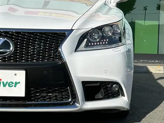 レクサス ＬＳ 460 Fスポーツ 和歌山県 2013(平25)年 6.6万km ホワイトノーヴァガラスフレーク サンルーフ/純正ナビ/バックカメラ/（BT/CD/DVD）/クルーズコントロール/クリアランスソナー/フロアマット/レザーシート/パワーシート/ポジションメモリー/シートヒーター/シートエアベンチレーション/純正アルミホイール/純正フロアマット/キセノンヘッドライト/フォグランプ/オートライト