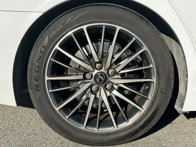 レクサス ＬＳ 460 Fスポーツ 和歌山県 2013(平25)年 6.6万km ホワイトノーヴァガラスフレーク サンルーフ/純正ナビ/バックカメラ/（BT/CD/DVD）/クルーズコントロール/クリアランスソナー/フロアマット/レザーシート/パワーシート/ポジションメモリー/シートヒーター/シートエアベンチレーション/純正アルミホイール/純正フロアマット/キセノンヘッドライト/フォグランプ/オートライト
