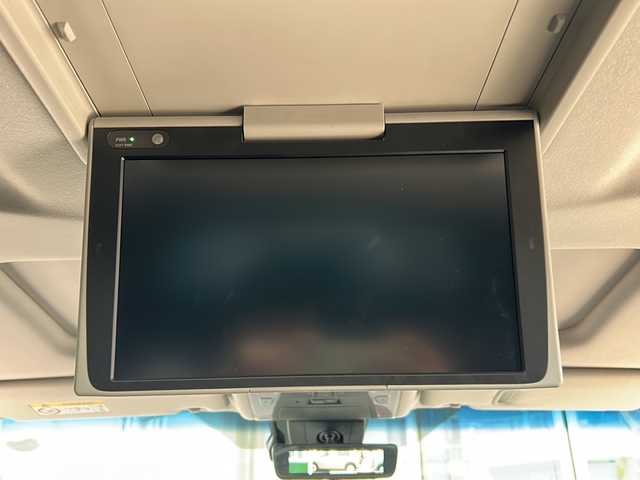 トヨタ ヴェルファイア Z Gエディション 静岡県 2019(令1)年 3.5万km バーニングブラッククリスタルシャインガラスフレーク 【安全装備】/トヨタセーフティセンス/プリクラッシュセーフティ/（ミリ波レーダー・単眼カメラ・昼自転車運転者＆夜間歩行者検知機能付）/（対車両：自車車速域約10km/hから最高速度：最大約40km/h減速可）/（対歩行者：自車車速域約10km/hから80km/h間：最大約30km/h減速可）/レーダークルーズコントロール（全車速追従機能付/ブレーキ制御付）/レーントレーシングアシスト（LTA）（作動車速：50km/h以上時）/（ステアリング操作支援）/ロードサインアシスト（RSA）（道路標識認識支援）/オートマチックハイビーム/【主要装備】/レザーシート　/純正１０インチナビ　/バックカメラ　/フルセグテレビ　/純正１２インチフリップダウンモニター　/三眼ＬＥＤヘッドライト　/トヨタセーフティセンス　/パワーバックドア　/両側パワスラ　/シートヒーター