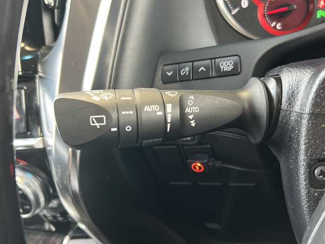 トヨタ ヴェルファイア Z Gエディション 静岡県 2019(令1)年 3.5万km バーニングブラッククリスタルシャインガラスフレーク 【安全装備】/トヨタセーフティセンス/プリクラッシュセーフティ/（ミリ波レーダー・単眼カメラ・昼自転車運転者＆夜間歩行者検知機能付）/（対車両：自車車速域約10km/hから最高速度：最大約40km/h減速可）/（対歩行者：自車車速域約10km/hから80km/h間：最大約30km/h減速可）/レーダークルーズコントロール（全車速追従機能付/ブレーキ制御付）/レーントレーシングアシスト（LTA）（作動車速：50km/h以上時）/（ステアリング操作支援）/ロードサインアシスト（RSA）（道路標識認識支援）/オートマチックハイビーム/【主要装備】/レザーシート　/純正１０インチナビ　/バックカメラ　/フルセグテレビ　/純正１２インチフリップダウンモニター　/三眼ＬＥＤヘッドライト　/トヨタセーフティセンス　/パワーバックドア　/両側パワスラ　/シートヒーター