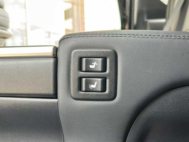 トヨタ ヴェルファイア Z Gエディション 静岡県 2019(令1)年 3.5万km バーニングブラッククリスタルシャインガラスフレーク 【安全装備】/トヨタセーフティセンス/プリクラッシュセーフティ/（ミリ波レーダー・単眼カメラ・昼自転車運転者＆夜間歩行者検知機能付）/（対車両：自車車速域約10km/hから最高速度：最大約40km/h減速可）/（対歩行者：自車車速域約10km/hから80km/h間：最大約30km/h減速可）/レーダークルーズコントロール（全車速追従機能付/ブレーキ制御付）/レーントレーシングアシスト（LTA）（作動車速：50km/h以上時）/（ステアリング操作支援）/ロードサインアシスト（RSA）（道路標識認識支援）/オートマチックハイビーム/【主要装備】/レザーシート　/純正１０インチナビ　/バックカメラ　/フルセグテレビ　/純正１２インチフリップダウンモニター　/三眼ＬＥＤヘッドライト　/トヨタセーフティセンス　/パワーバックドア　/両側パワスラ　/シートヒーター