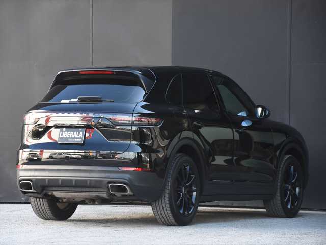 ポルシェ カイエン 和歌山県 2019(令1)年 3.9万km 黒 黒革 /ACC /ナビ /360度カメラ /CarPlay /BSM /サラウンドアシスト /ポルシェアクティブセーフ /オートテールゲート /パワーシート /シートヒーター /LEDライト /ETC/取扱説明書/保証書/スペアキー