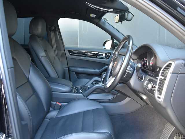 ポルシェ カイエン 和歌山県 2019(令1)年 3.9万km 黒 黒革 /ACC /ナビ /360度カメラ /CarPlay /BSM /サラウンドアシスト /ポルシェアクティブセーフ /オートテールゲート /パワーシート /シートヒーター /LEDライト /ETC/取扱説明書/保証書/スペアキー