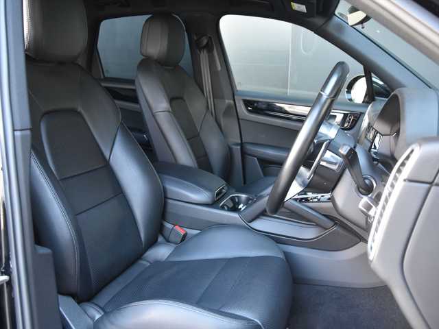 ポルシェ カイエン 和歌山県 2019(令1)年 3.9万km 黒 黒革 /ACC /ナビ /360度カメラ /CarPlay /BSM /サラウンドアシスト /ポルシェアクティブセーフ /オートテールゲート /パワーシート /シートヒーター /LEDライト /ETC/取扱説明書/保証書/スペアキー