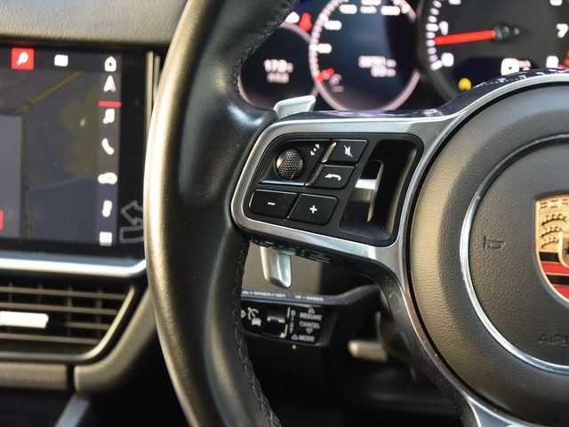 ポルシェ カイエン 和歌山県 2019(令1)年 3.9万km 黒 黒革 /ACC /ナビ /360度カメラ /CarPlay /BSM /サラウンドアシスト /ポルシェアクティブセーフ /オートテールゲート /パワーシート /シートヒーター /LEDライト /ETC/取扱説明書/保証書/スペアキー