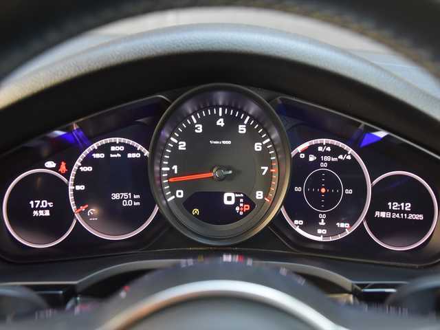 ポルシェ カイエン 和歌山県 2019(令1)年 3.9万km 黒 黒革 /ACC /ナビ /360度カメラ /CarPlay /BSM /サラウンドアシスト /ポルシェアクティブセーフ /オートテールゲート /パワーシート /シートヒーター /LEDライト /ETC/取扱説明書/保証書/スペアキー