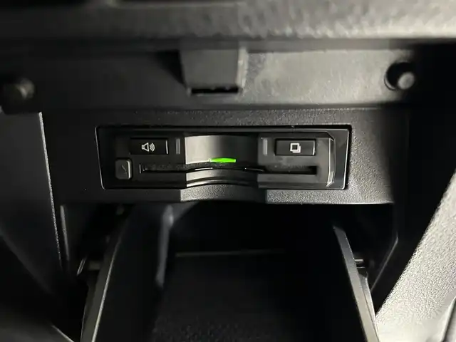 トヨタ アルファード S Cパッケージ 佐賀県 2019(平31)年 5.5万km ホワイトパールクリスタルシャイン アルパイン製11インチナビ/フルセグTV/CD/DVD/Bluetooth/アルパイン製12.8インチフリップダウンモニター/ワンオーナー/バックカメラ/衝突被害軽減システム/ブラインドスポットモニター/レーダークルーズコントロール/レーンアシスト/ロードサインアシスト/パーキングサポートブレーキ/クリアランスソナー/オートライト/オートマチックハイビーム/3眼LEDヘッドライト/LEDフォグライト/前後ドライブレコーダー/ビルトインETC/電動パーキング/ブレーキホールド/ステアリングヒーター/両側パワースライドドア/パワーバックドア/運転席・助手席シートヒータ/運転席・助手席エアシート/運転席・助手席パワーシート/メモリーシート/合皮シート/ISOFIX対応/純正18インチアルミホイール/純正フロアマット/スマートキー