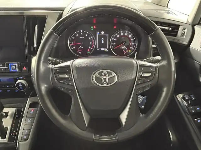 トヨタ アルファード S Cパッケージ 佐賀県 2019(平31)年 5.5万km ホワイトパールクリスタルシャイン アルパイン製11インチナビ/フルセグTV/CD/DVD/Bluetooth/アルパイン製12.8インチフリップダウンモニター/ワンオーナー/バックカメラ/衝突被害軽減システム/ブラインドスポットモニター/レーダークルーズコントロール/レーンアシスト/ロードサインアシスト/パーキングサポートブレーキ/クリアランスソナー/オートライト/オートマチックハイビーム/3眼LEDヘッドライト/LEDフォグライト/前後ドライブレコーダー/ビルトインETC/電動パーキング/ブレーキホールド/ステアリングヒーター/両側パワースライドドア/パワーバックドア/運転席・助手席シートヒータ/運転席・助手席エアシート/運転席・助手席パワーシート/メモリーシート/合皮シート/ISOFIX対応/純正18インチアルミホイール/純正フロアマット/スマートキー
