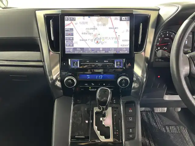 トヨタ アルファード S Cパッケージ 佐賀県 2019(平31)年 5.5万km ホワイトパールクリスタルシャイン アルパイン製11インチナビ/フルセグTV/CD/DVD/Bluetooth/アルパイン製12.8インチフリップダウンモニター/ワンオーナー/バックカメラ/衝突被害軽減システム/ブラインドスポットモニター/レーダークルーズコントロール/レーンアシスト/ロードサインアシスト/パーキングサポートブレーキ/クリアランスソナー/オートライト/オートマチックハイビーム/3眼LEDヘッドライト/LEDフォグライト/前後ドライブレコーダー/ビルトインETC/電動パーキング/ブレーキホールド/ステアリングヒーター/両側パワースライドドア/パワーバックドア/運転席・助手席シートヒータ/運転席・助手席エアシート/運転席・助手席パワーシート/メモリーシート/合皮シート/ISOFIX対応/純正18インチアルミホイール/純正フロアマット/スマートキー