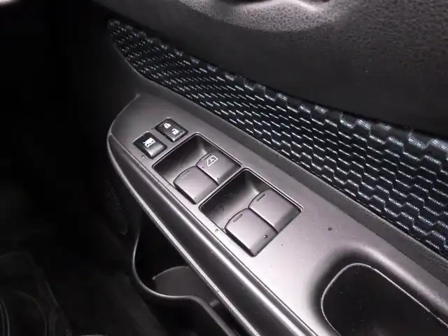 日産 ノート X エマージェンシーブレーキ 千葉県 2014(平26)年 3.6万km オーロラモーヴ エマージェンシーブレーキ/アイドリングストップ/純正SDナビ/地デジTV/【CD再生機能】/バックカメラ/インテリジェントキー