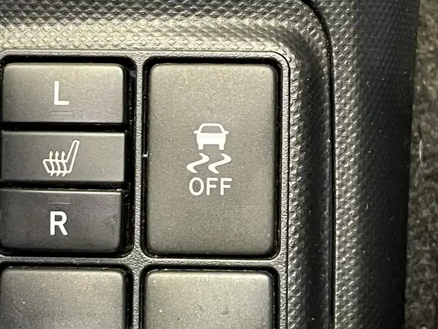 トヨタ アクア G G’s 岩手県 2015(平27)年 10.6万km ライムホワイトパールクリスタルシャイン 寒冷地仕様/専用エクステリア・インテリア/専用セッティングダンパー・ローダウンスプリング/専用アルカンターラ・合成皮革コンビスポーツシート/クルーズコントロール/横滑り防止装置/シートヒーター/オートエアコン/純正ナビ/フルセグTV/ステアリングスイッチ/バックカメラ/ETC/オートライト/LEDヘッドライト/LEDフォグライト/純正１７インチアルミホイール/純正フロアマット