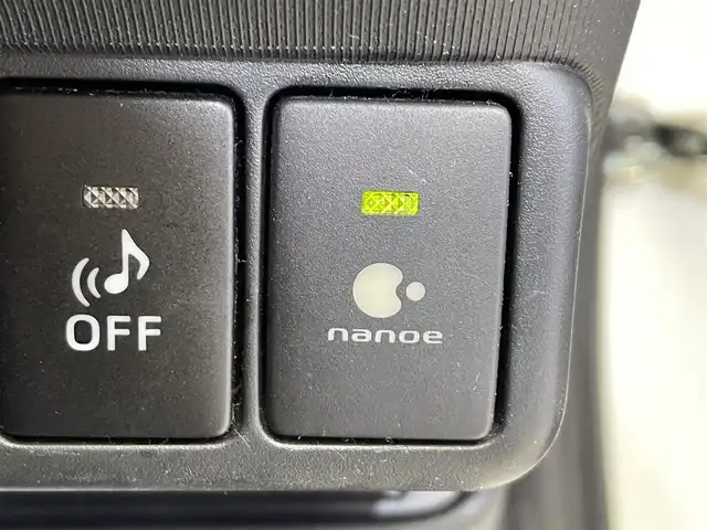 トヨタ アクア G G’s 岩手県 2015(平27)年 10.6万km ライムホワイトパールクリスタルシャイン 寒冷地仕様/専用エクステリア・インテリア/専用セッティングダンパー・ローダウンスプリング/専用アルカンターラ・合成皮革コンビスポーツシート/クルーズコントロール/横滑り防止装置/シートヒーター/オートエアコン/純正ナビ/フルセグTV/ステアリングスイッチ/バックカメラ/ETC/オートライト/LEDヘッドライト/LEDフォグライト/純正１７インチアルミホイール/純正フロアマット