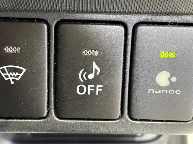 トヨタ アクア G G’s 岩手県 2015(平27)年 10.6万km ライムホワイトパールクリスタルシャイン 寒冷地仕様/専用エクステリア・インテリア/専用セッティングダンパー・ローダウンスプリング/専用アルカンターラ・合成皮革コンビスポーツシート/クルーズコントロール/横滑り防止装置/シートヒーター/オートエアコン/純正ナビ/フルセグTV/ステアリングスイッチ/バックカメラ/ETC/オートライト/LEDヘッドライト/LEDフォグライト/純正１７インチアルミホイール/純正フロアマット