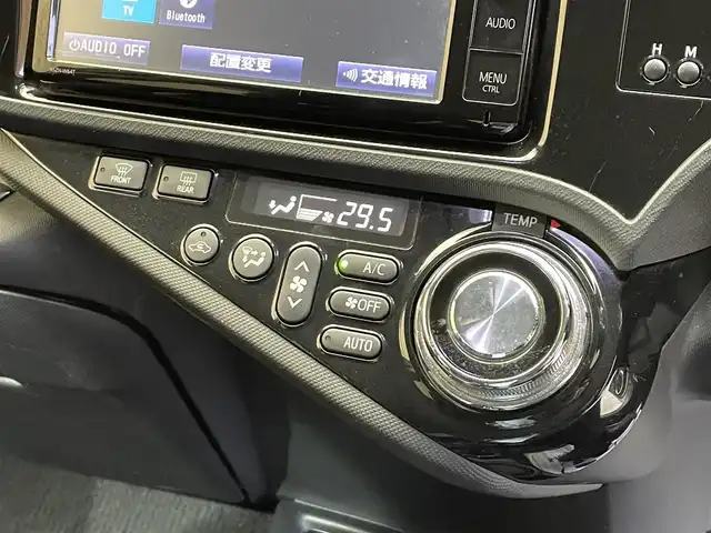 トヨタ アクア G G’s 岩手県 2015(平27)年 10.6万km ライムホワイトパールクリスタルシャイン 寒冷地仕様/専用エクステリア・インテリア/専用セッティングダンパー・ローダウンスプリング/専用アルカンターラ・合成皮革コンビスポーツシート/クルーズコントロール/横滑り防止装置/シートヒーター/オートエアコン/純正ナビ/フルセグTV/ステアリングスイッチ/バックカメラ/ETC/オートライト/LEDヘッドライト/LEDフォグライト/純正１７インチアルミホイール/純正フロアマット