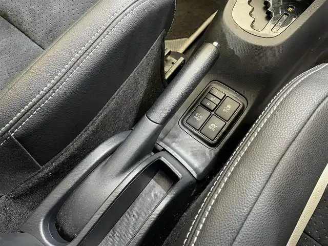 トヨタ アクア G G’s 岩手県 2015(平27)年 10.6万km ライムホワイトパールクリスタルシャイン 寒冷地仕様/専用エクステリア・インテリア/専用セッティングダンパー・ローダウンスプリング/専用アルカンターラ・合成皮革コンビスポーツシート/クルーズコントロール/横滑り防止装置/シートヒーター/オートエアコン/純正ナビ/フルセグTV/ステアリングスイッチ/バックカメラ/ETC/オートライト/LEDヘッドライト/LEDフォグライト/純正１７インチアルミホイール/純正フロアマット