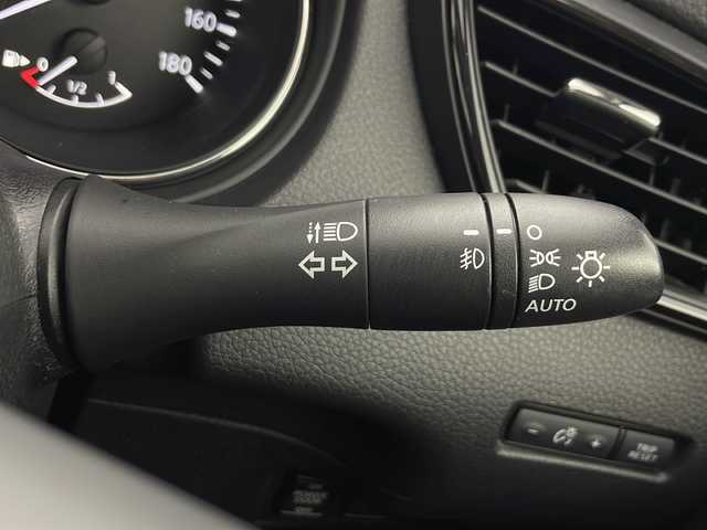 日産 エクストレイル 20Xi 秋田県 2018(平30)年 5.3万km チタニウムカーキ 4WD/純正ナビ　/フルセグTV/CD/DVD/Bluetooth/アラウンドビューカメラ　/プロパイロット　/パワーバックドア　/衝突軽減防止ブレーキ　/横滑り防止装置　/レーンキープアシスト/ダウンヒルアシストコントロール/前後クリアランスソナー/前方ドラレコ　/ビルトインＥＴＣ　/ＬＥＤヘッドライト　/オービスレーダー　/フォグランプ/スマートキー/純正フロアマット/純正アルミホイール