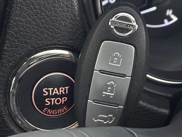 日産 エクストレイル 20Xi 秋田県 2018(平30)年 5.3万km チタニウムカーキ 4WD/純正ナビ　/フルセグTV/CD/DVD/Bluetooth/アラウンドビューカメラ　/プロパイロット　/パワーバックドア　/衝突軽減防止ブレーキ　/横滑り防止装置　/レーンキープアシスト/ダウンヒルアシストコントロール/前後クリアランスソナー/前方ドラレコ　/ビルトインＥＴＣ　/ＬＥＤヘッドライト　/オービスレーダー　/フォグランプ/スマートキー/純正フロアマット/純正アルミホイール