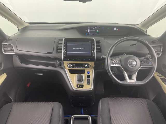 日産 セレナ e－パワー ハイウェイスター V 愛知県 2018(平30)年 6.2万km カシミヤグレージュ 禁煙車/純正9インチナビ/（CD/DVD/Bluetooth/フルセグTV/SD)/全方位カメラ/セーフティパックB/・プロパイロット/・車線逸脱防止支援システムシステム/・インテリジェントパーキングアシスト/・ふらつき警報/・前後クリアランスソナー/・電動パーキングブレーキ/・オートブレーキホールド/・ヒーター付きドアミラー/・SRSカーテンエアバッグ＆サイドエアバッグ/・ステアリングスイッチ/衝突軽減ブレーキ/オートマチックハイビーム/レーダークルーズコントロール/標識認識機能/ETC/インテリジェントルームミラー/前席シートヒーター/ステアリングヒーター/両側パワースライドドア/純正15インチアルミホイール/スマートキー/スペアキー1本/プッシュスタート/LEDヘッドライト/フロントフォグランプ/純正フロアマット/横滑り防止装置/電動格納ミラー/オートエアコン