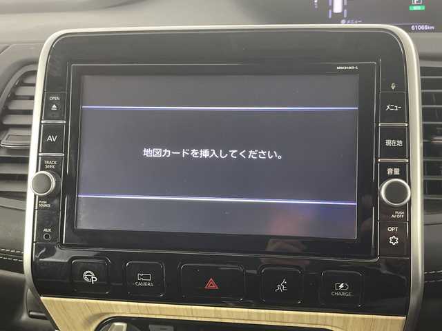 日産 セレナ e－パワー ハイウェイスター V 愛知県 2018(平30)年 6.2万km カシミヤグレージュ 禁煙車/純正9インチナビ/（CD/DVD/Bluetooth/フルセグTV/SD)/全方位カメラ/セーフティパックB/・プロパイロット/・車線逸脱防止支援システムシステム/・インテリジェントパーキングアシスト/・ふらつき警報/・前後クリアランスソナー/・電動パーキングブレーキ/・オートブレーキホールド/・ヒーター付きドアミラー/・SRSカーテンエアバッグ＆サイドエアバッグ/・ステアリングスイッチ/衝突軽減ブレーキ/オートマチックハイビーム/レーダークルーズコントロール/標識認識機能/ETC/インテリジェントルームミラー/前席シートヒーター/ステアリングヒーター/両側パワースライドドア/純正15インチアルミホイール/スマートキー/スペアキー1本/プッシュスタート/LEDヘッドライト/フロントフォグランプ/純正フロアマット/横滑り防止装置/電動格納ミラー/オートエアコン