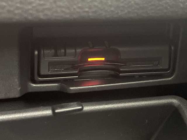 日産 セレナ e－パワー ハイウェイスター V 愛知県 2018(平30)年 6.2万km カシミヤグレージュ 禁煙車/純正9インチナビ/（CD/DVD/Bluetooth/フルセグTV/SD)/全方位カメラ/セーフティパックB/・プロパイロット/・車線逸脱防止支援システムシステム/・インテリジェントパーキングアシスト/・ふらつき警報/・前後クリアランスソナー/・電動パーキングブレーキ/・オートブレーキホールド/・ヒーター付きドアミラー/・SRSカーテンエアバッグ＆サイドエアバッグ/・ステアリングスイッチ/衝突軽減ブレーキ/オートマチックハイビーム/レーダークルーズコントロール/標識認識機能/ETC/インテリジェントルームミラー/前席シートヒーター/ステアリングヒーター/両側パワースライドドア/純正15インチアルミホイール/スマートキー/スペアキー1本/プッシュスタート/LEDヘッドライト/フロントフォグランプ/純正フロアマット/横滑り防止装置/電動格納ミラー/オートエアコン