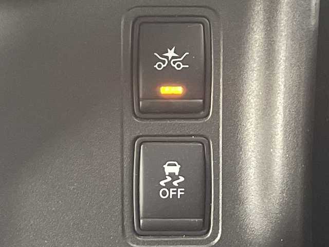 日産 セレナ e－パワー ハイウェイスター V 愛知県 2018(平30)年 6.2万km カシミヤグレージュ 禁煙車/純正9インチナビ/（CD/DVD/Bluetooth/フルセグTV/SD)/全方位カメラ/セーフティパックB/・プロパイロット/・車線逸脱防止支援システムシステム/・インテリジェントパーキングアシスト/・ふらつき警報/・前後クリアランスソナー/・電動パーキングブレーキ/・オートブレーキホールド/・ヒーター付きドアミラー/・SRSカーテンエアバッグ＆サイドエアバッグ/・ステアリングスイッチ/衝突軽減ブレーキ/オートマチックハイビーム/レーダークルーズコントロール/標識認識機能/ETC/インテリジェントルームミラー/前席シートヒーター/ステアリングヒーター/両側パワースライドドア/純正15インチアルミホイール/スマートキー/スペアキー1本/プッシュスタート/LEDヘッドライト/フロントフォグランプ/純正フロアマット/横滑り防止装置/電動格納ミラー/オートエアコン