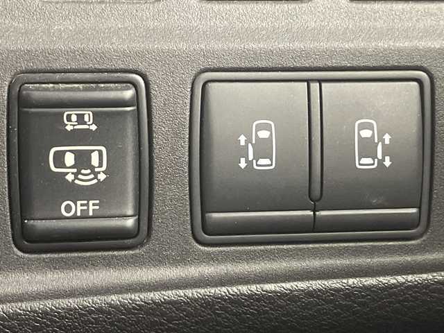 日産 セレナ e－パワー ハイウェイスター V 愛知県 2018(平30)年 6.2万km カシミヤグレージュ 禁煙車/純正9インチナビ/（CD/DVD/Bluetooth/フルセグTV/SD)/全方位カメラ/セーフティパックB/・プロパイロット/・車線逸脱防止支援システムシステム/・インテリジェントパーキングアシスト/・ふらつき警報/・前後クリアランスソナー/・電動パーキングブレーキ/・オートブレーキホールド/・ヒーター付きドアミラー/・SRSカーテンエアバッグ＆サイドエアバッグ/・ステアリングスイッチ/衝突軽減ブレーキ/オートマチックハイビーム/レーダークルーズコントロール/標識認識機能/ETC/インテリジェントルームミラー/前席シートヒーター/ステアリングヒーター/両側パワースライドドア/純正15インチアルミホイール/スマートキー/スペアキー1本/プッシュスタート/LEDヘッドライト/フロントフォグランプ/純正フロアマット/横滑り防止装置/電動格納ミラー/オートエアコン