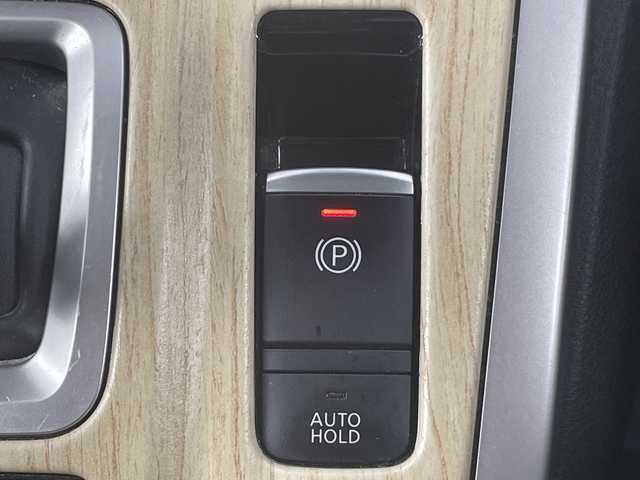 日産 セレナ e－パワー ハイウェイスター V 愛知県 2018(平30)年 6.2万km カシミヤグレージュ 禁煙車/純正9インチナビ/（CD/DVD/Bluetooth/フルセグTV/SD)/全方位カメラ/セーフティパックB/・プロパイロット/・車線逸脱防止支援システムシステム/・インテリジェントパーキングアシスト/・ふらつき警報/・前後クリアランスソナー/・電動パーキングブレーキ/・オートブレーキホールド/・ヒーター付きドアミラー/・SRSカーテンエアバッグ＆サイドエアバッグ/・ステアリングスイッチ/衝突軽減ブレーキ/オートマチックハイビーム/レーダークルーズコントロール/標識認識機能/ETC/インテリジェントルームミラー/前席シートヒーター/ステアリングヒーター/両側パワースライドドア/純正15インチアルミホイール/スマートキー/スペアキー1本/プッシュスタート/LEDヘッドライト/フロントフォグランプ/純正フロアマット/横滑り防止装置/電動格納ミラー/オートエアコン