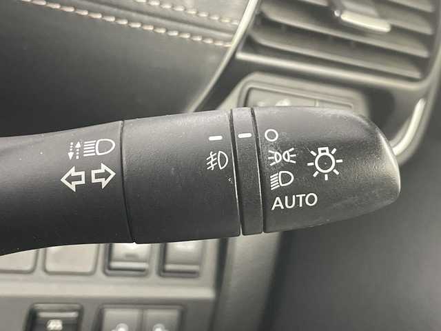 日産 セレナ e－パワー ハイウェイスター V 愛知県 2018(平30)年 6.2万km カシミヤグレージュ 禁煙車/純正9インチナビ/（CD/DVD/Bluetooth/フルセグTV/SD)/全方位カメラ/セーフティパックB/・プロパイロット/・車線逸脱防止支援システムシステム/・インテリジェントパーキングアシスト/・ふらつき警報/・前後クリアランスソナー/・電動パーキングブレーキ/・オートブレーキホールド/・ヒーター付きドアミラー/・SRSカーテンエアバッグ＆サイドエアバッグ/・ステアリングスイッチ/衝突軽減ブレーキ/オートマチックハイビーム/レーダークルーズコントロール/標識認識機能/ETC/インテリジェントルームミラー/前席シートヒーター/ステアリングヒーター/両側パワースライドドア/純正15インチアルミホイール/スマートキー/スペアキー1本/プッシュスタート/LEDヘッドライト/フロントフォグランプ/純正フロアマット/横滑り防止装置/電動格納ミラー/オートエアコン