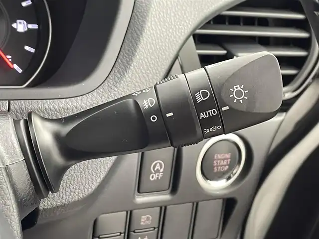 トヨタ ヴォクシー ZS 煌Ⅲ 大分県 2020(令2)年 3.1万km ホワイトパールクリスタルシャイン 禁煙車/純正9型SDナビ(フルセグTV/CD/DVD/BT)/バックカメラ/後席モニター/モデリスタエアロ/コーナーセンサー/トヨタセーフティーセンス/両側パワスラ/クルーズコントロール/ドライブレコーダー/ETC2.0/USB入力端子/LEDヘッドライト/純正フロアマット/純正16インチアルミホイール