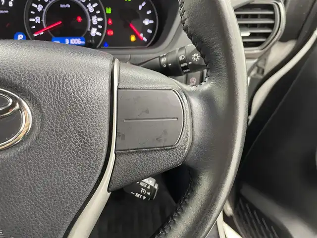 トヨタ ヴォクシー ZS 煌Ⅲ 大分県 2020(令2)年 3.1万km ホワイトパールクリスタルシャイン 禁煙車/純正9型SDナビ(フルセグTV/CD/DVD/BT)/バックカメラ/後席モニター/モデリスタエアロ/コーナーセンサー/トヨタセーフティーセンス/両側パワスラ/クルーズコントロール/ドライブレコーダー/ETC2.0/USB入力端子/LEDヘッドライト/純正フロアマット/純正16インチアルミホイール