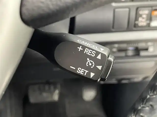 トヨタ ヴォクシー ZS 煌Ⅲ 大分県 2020(令2)年 3.1万km ホワイトパールクリスタルシャイン 禁煙車/純正9型SDナビ(フルセグTV/CD/DVD/BT)/バックカメラ/後席モニター/モデリスタエアロ/コーナーセンサー/トヨタセーフティーセンス/両側パワスラ/クルーズコントロール/ドライブレコーダー/ETC2.0/USB入力端子/LEDヘッドライト/純正フロアマット/純正16インチアルミホイール