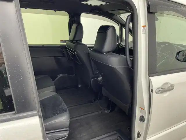 トヨタ ヴォクシー ZS 煌Ⅲ 大分県 2020(令2)年 3.1万km ホワイトパールクリスタルシャイン 禁煙車/純正9型SDナビ(フルセグTV/CD/DVD/BT)/バックカメラ/後席モニター/モデリスタエアロ/コーナーセンサー/トヨタセーフティーセンス/両側パワスラ/クルーズコントロール/ドライブレコーダー/ETC2.0/USB入力端子/LEDヘッドライト/純正フロアマット/純正16インチアルミホイール