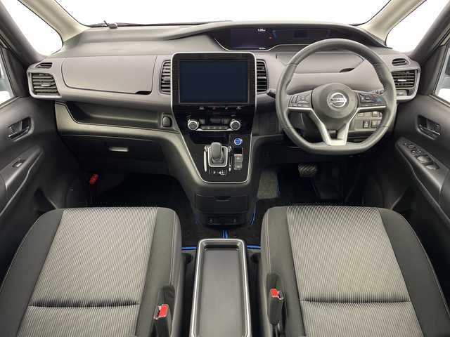 日産 セレナ e－パワー ハイウェイスター V 新潟県 2021(令3)年 5.3万km ダイヤモンドブラック 純正大画面メモリーナビ/CD/DVD/USB/HDMI/Bluetooth/SD/フルセグTV/アラウンドビューモニター/両側パワースライドドア/プロパイロット/車線逸脱防止支援システム/アラウンドビューモニター/インテリジェントルームミラー/インテリジェントパーキングアシスト/オートブレーキホールド/LEDオートヘッドライト/ハイビームアシスト/シートヒーター/ステアリングヒーター/革ステアリング/純正16インチアルミホイール/純正フロアマット/ドアバイザー/スマートキー/プッシュスタート/純正ドライブレコーダー/ビルトインETC