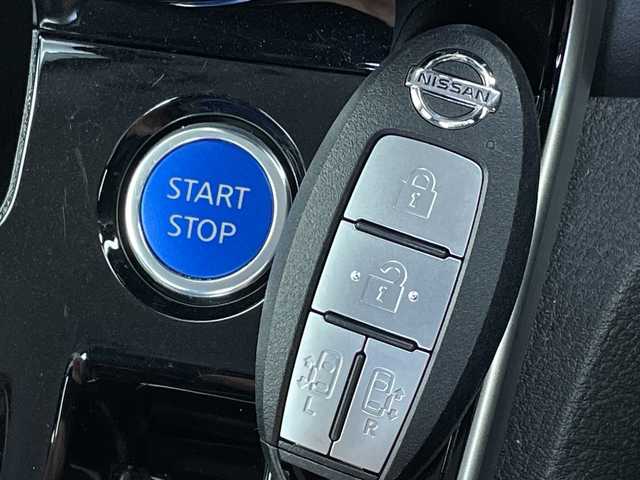日産 セレナ e－パワー ハイウェイスター V 新潟県 2021(令3)年 5.3万km ダイヤモンドブラック 純正大画面メモリーナビ/CD/DVD/USB/HDMI/Bluetooth/SD/フルセグTV/アラウンドビューモニター/両側パワースライドドア/プロパイロット/車線逸脱防止支援システム/アラウンドビューモニター/インテリジェントルームミラー/インテリジェントパーキングアシスト/オートブレーキホールド/LEDオートヘッドライト/ハイビームアシスト/シートヒーター/ステアリングヒーター/革ステアリング/純正16インチアルミホイール/純正フロアマット/ドアバイザー/スマートキー/プッシュスタート/純正ドライブレコーダー/ビルトインETC