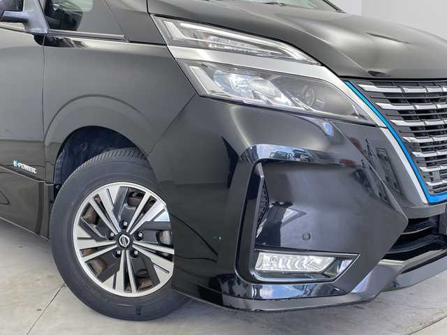 日産 セレナ e－パワー ハイウェイスター V 新潟県 2021(令3)年 5.3万km ダイヤモンドブラック 純正大画面メモリーナビ/CD/DVD/USB/HDMI/Bluetooth/SD/フルセグTV/アラウンドビューモニター/両側パワースライドドア/プロパイロット/車線逸脱防止支援システム/アラウンドビューモニター/インテリジェントルームミラー/インテリジェントパーキングアシスト/オートブレーキホールド/LEDオートヘッドライト/ハイビームアシスト/シートヒーター/ステアリングヒーター/革ステアリング/純正16インチアルミホイール/純正フロアマット/ドアバイザー/スマートキー/プッシュスタート/純正ドライブレコーダー/ビルトインETC